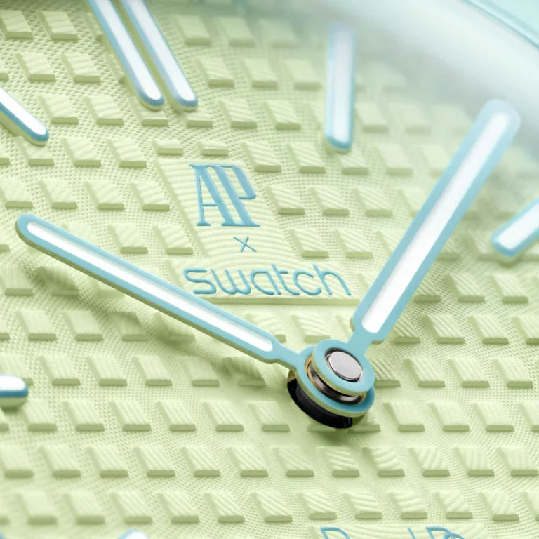 AP X SWATCH ROYAL POP – BLAUE ACHT